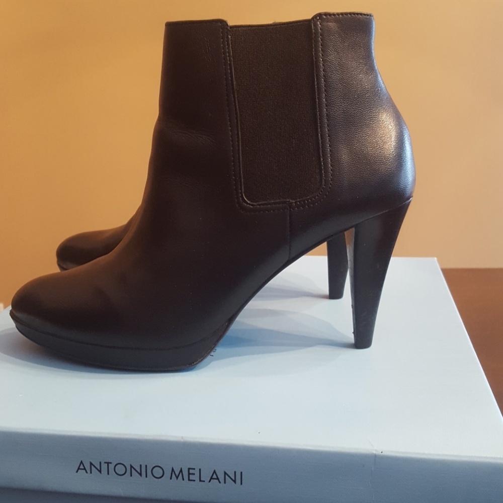 Antonio Melani ankle booties